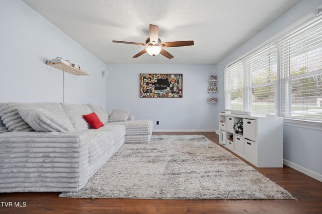 413 Fraley Avenue, Duffield, VA 24244