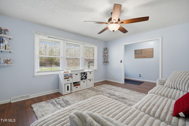 413 Fraley Avenue, Duffield, VA 24244