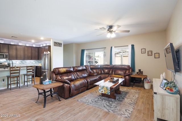308 W PACIFIC Drive, Casa Grande, AZ 85122