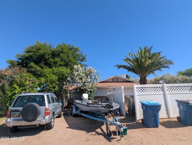 428 E Osage Avenue, Apache Junction, AZ 85119