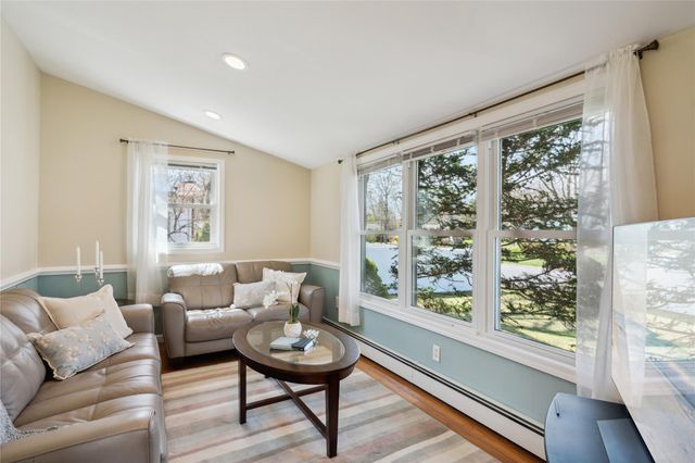 3 Longhorn Lane, East Setauket, NY 11733