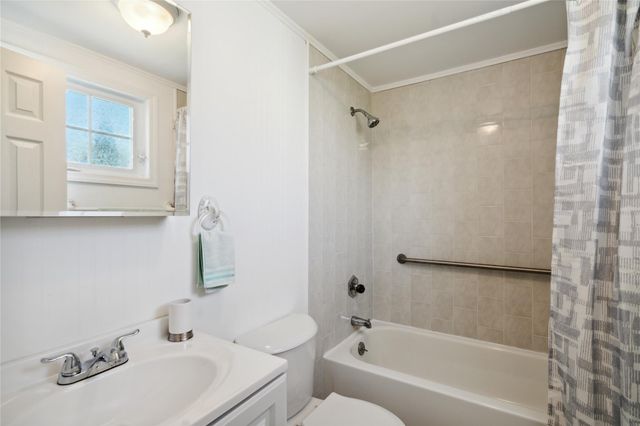 3 Longhorn Lane, East Setauket, NY 11733
