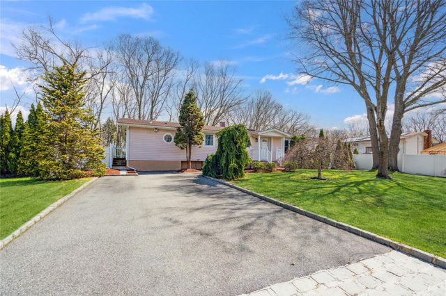 3 Longhorn Lane, East Setauket, NY 11733