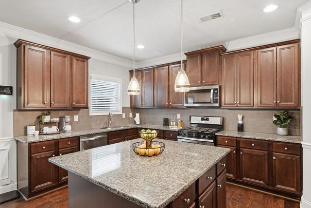 536 W Saddletree Drive, Reidville, SC 29388