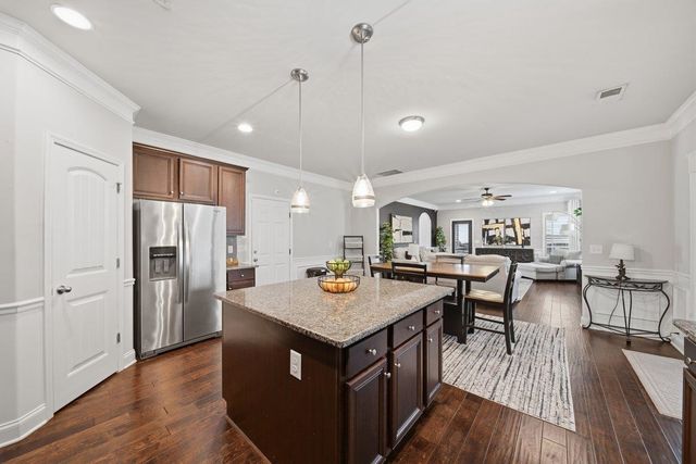 536 W Saddletree Drive, Reidville, SC 29388
