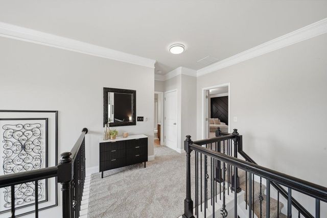 536 W Saddletree Drive, Reidville, SC 29388