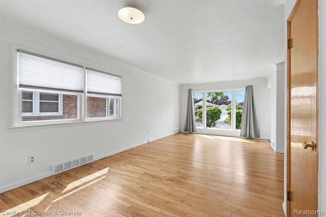 8949 Fox Avenue, Allen Park, MI 48101