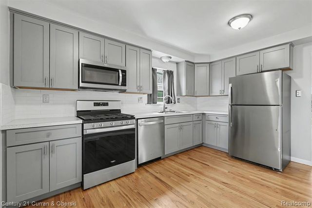 8949 Fox Avenue, Allen Park, MI 48101