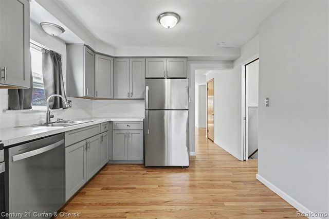8949 Fox Avenue, Allen Park, MI 48101