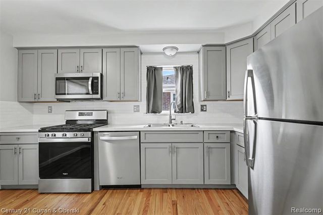 8949 Fox Avenue, Allen Park, MI 48101