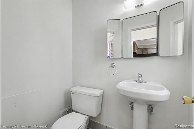 8949 Fox Avenue, Allen Park, MI 48101