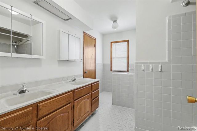 8949 Fox Avenue, Allen Park, MI 48101