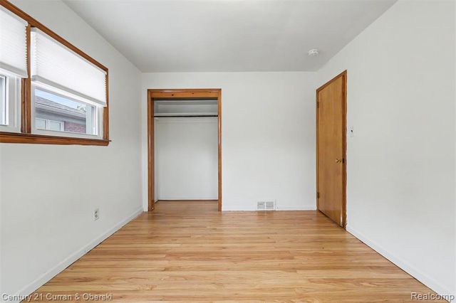 8949 Fox Avenue, Allen Park, MI 48101