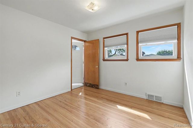 8949 Fox Avenue, Allen Park, MI 48101