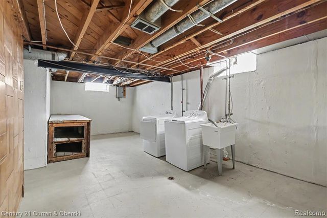 8949 Fox Avenue, Allen Park, MI 48101