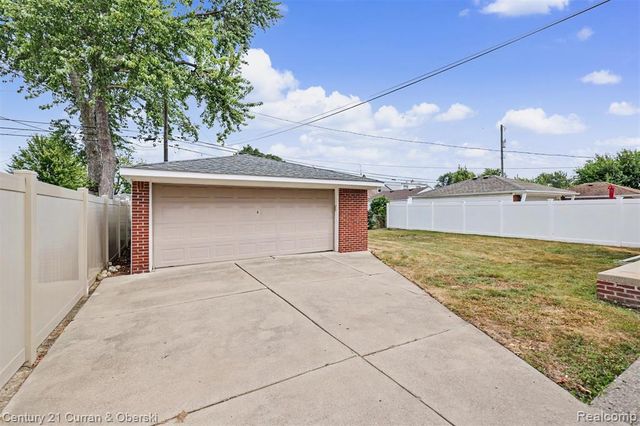 8949 Fox Avenue, Allen Park, MI 48101