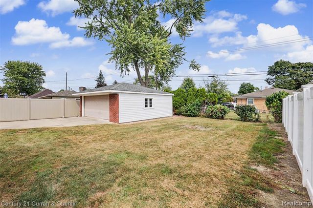 8949 Fox Avenue, Allen Park, MI 48101