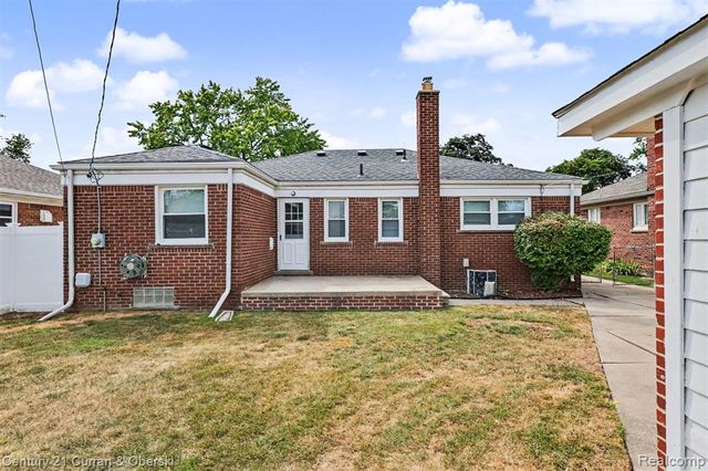 8949 Fox Avenue, Allen Park, MI 48101