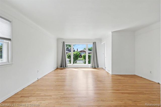 8949 Fox Avenue, Allen Park, MI 48101