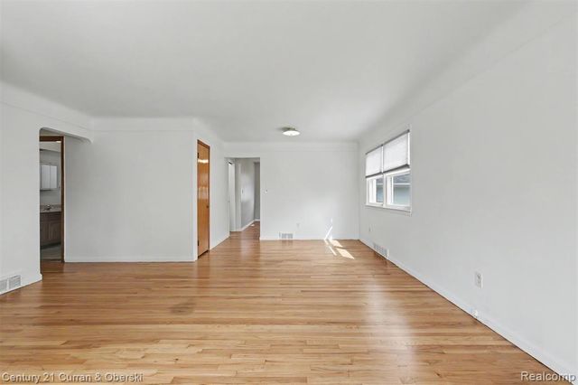 8949 Fox Avenue, Allen Park, MI 48101