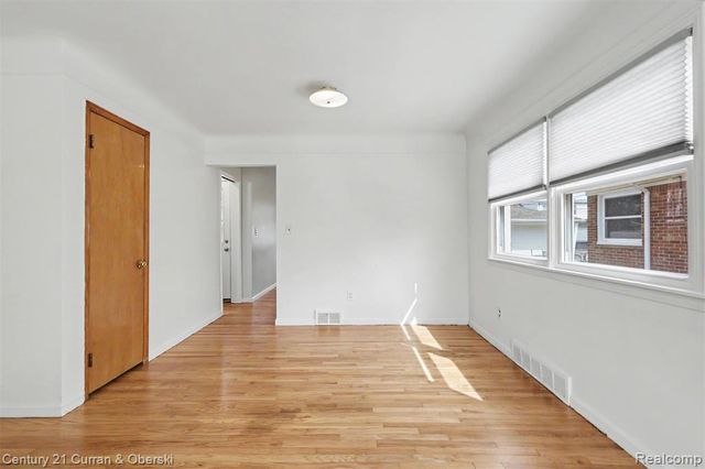 8949 Fox Avenue, Allen Park, MI 48101