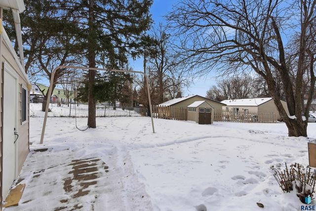 3405 E 20th St Street, Sioux Falls, SD 57103