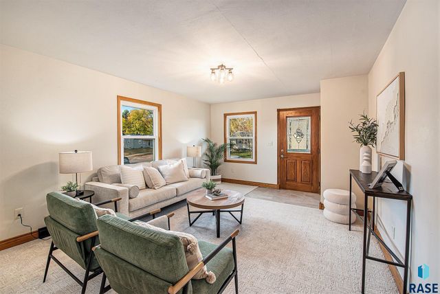 3405 E 20th St Street, Sioux Falls, SD 57103