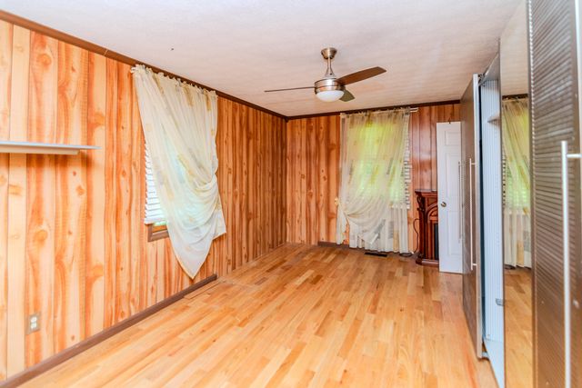 970 Highway 3001, Coalgood, KY 40818