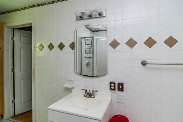 970 Highway 3001, Coalgood, KY 40818