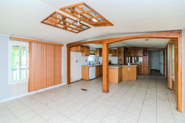 970 Highway 3001, Coalgood, KY 40818