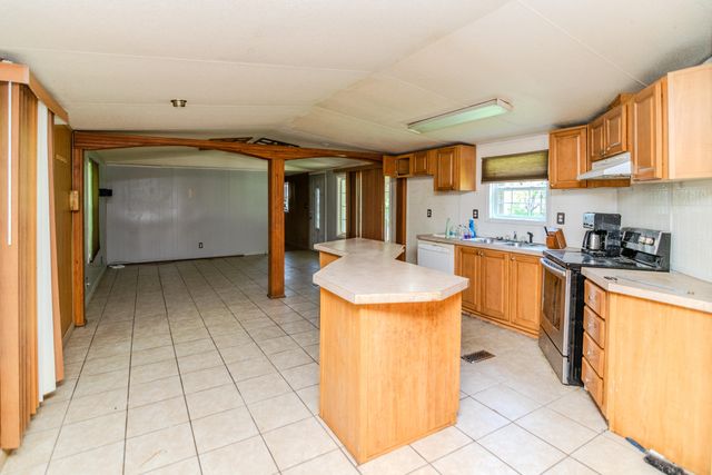 970 Highway 3001, Coalgood, KY 40818