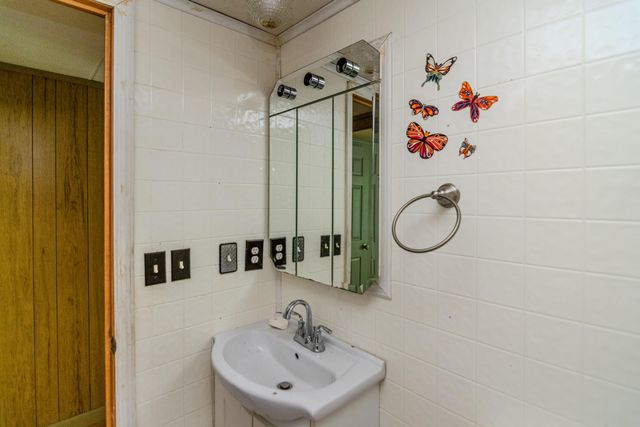 970 Highway 3001, Coalgood, KY 40818