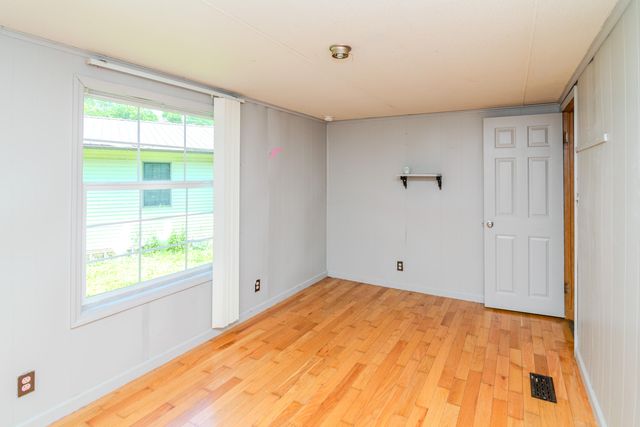 970 Highway 3001, Coalgood, KY 40818