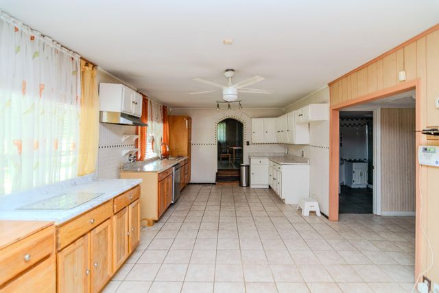 970 Highway 3001, Coalgood, KY 40818