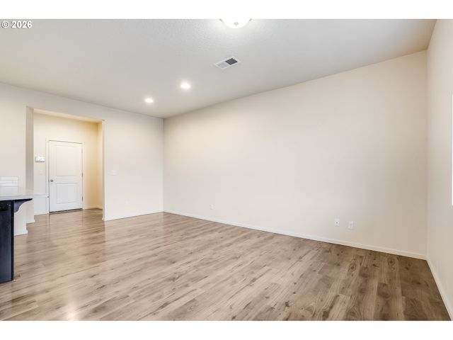 2240 Se 16TH St, Gresham, OR 97080