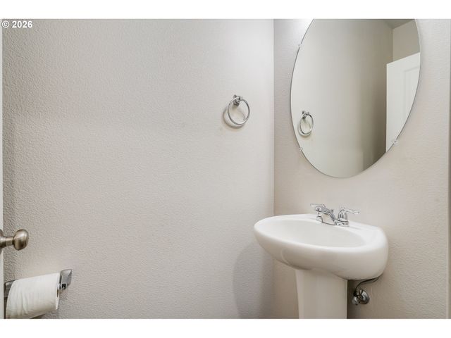 2240 Se 16TH St, Gresham, OR 97080