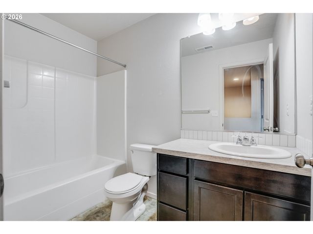 2240 Se 16TH St, Gresham, OR 97080