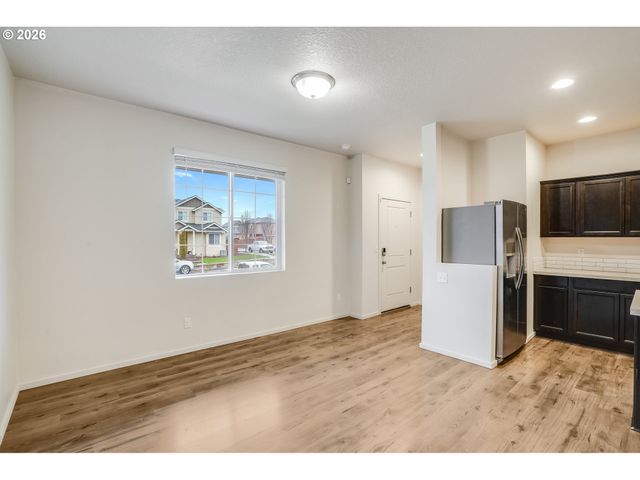 2240 Se 16TH St, Gresham, OR 97080