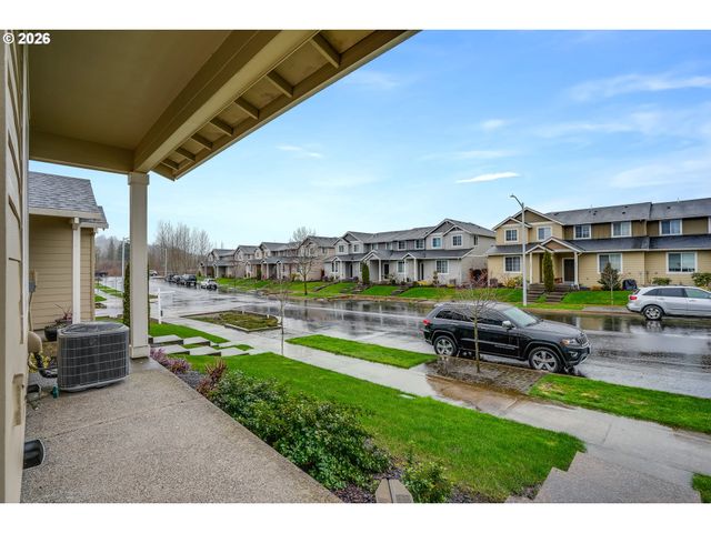 2240 Se 16TH St, Gresham, OR 97080