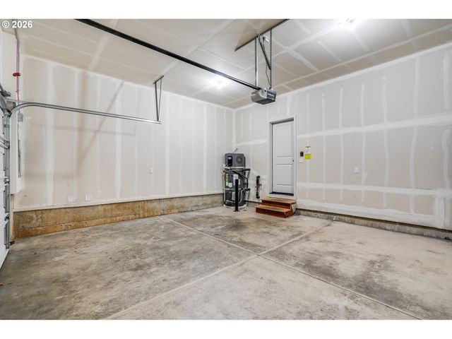 2240 Se 16TH St, Gresham, OR 97080