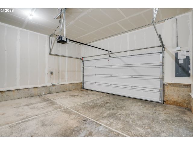 2240 Se 16TH St, Gresham, OR 97080