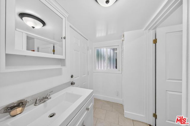 2905 W 14th Street, Los Angeles, CA 90006