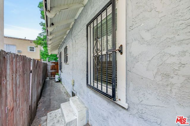 2905 W 14th Street, Los Angeles, CA 90006