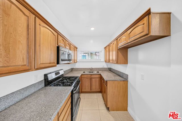 2905 W 14th Street, Los Angeles, CA 90006
