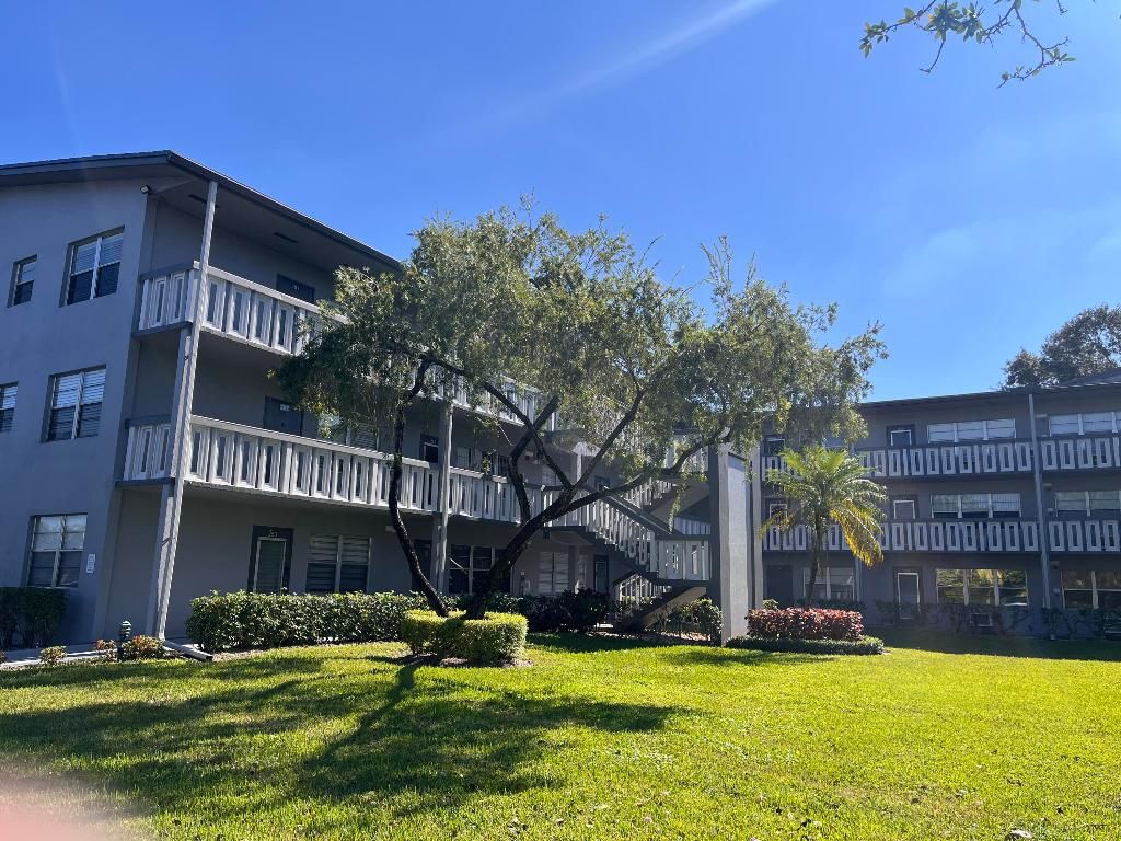 Image 2 of property listing at 287 Suffolk G, Boca Raton, FL 33434