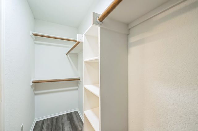 111 Moss Hill Drive, Arlington, TX 76018