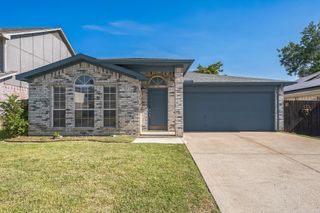 111 Moss Hill Drive, Arlington, TX 76018