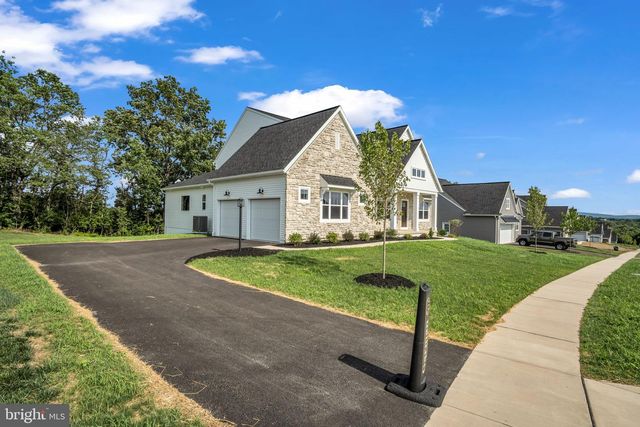 4 OLD MOSS LANE, Carlisle, PA 17013