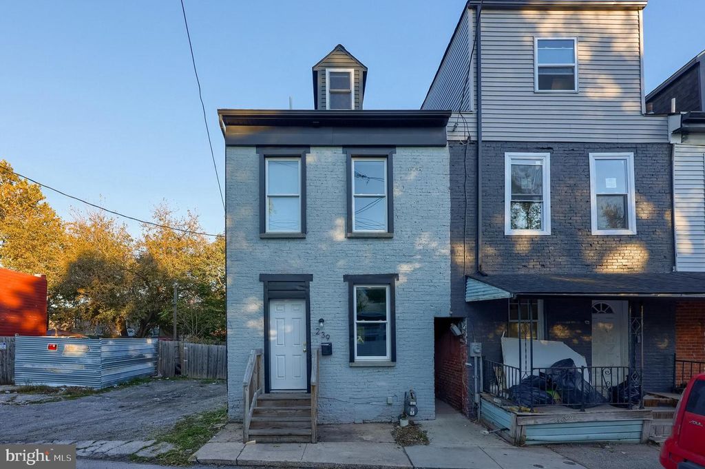 239 FRANKLIN WAY, York, PA 17403