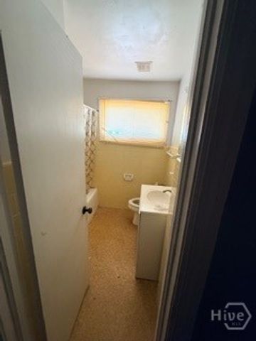 410 E Montgomery, Savannah, GA 31406